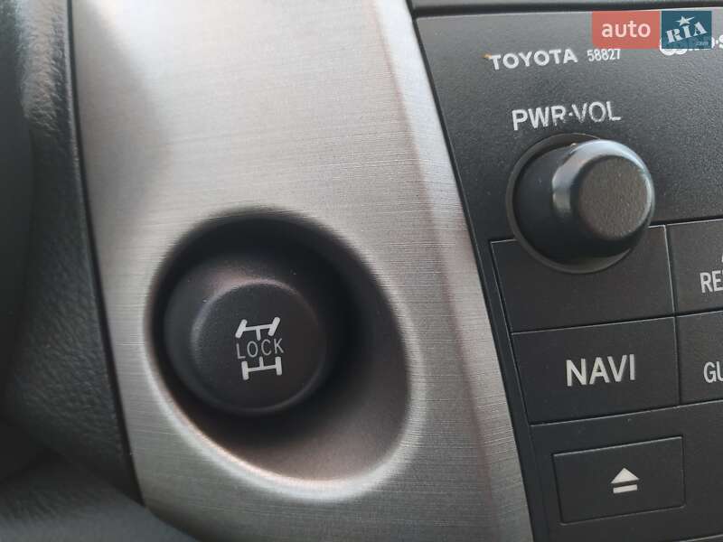 Внедорожник / Кроссовер Toyota RAV4 2007 в Дубно