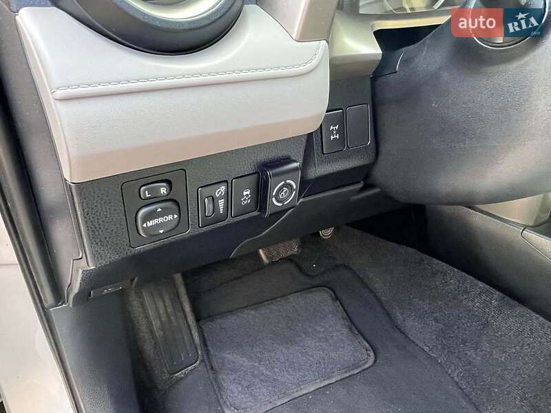 Внедорожник / Кроссовер Toyota RAV4 2013 в Львове