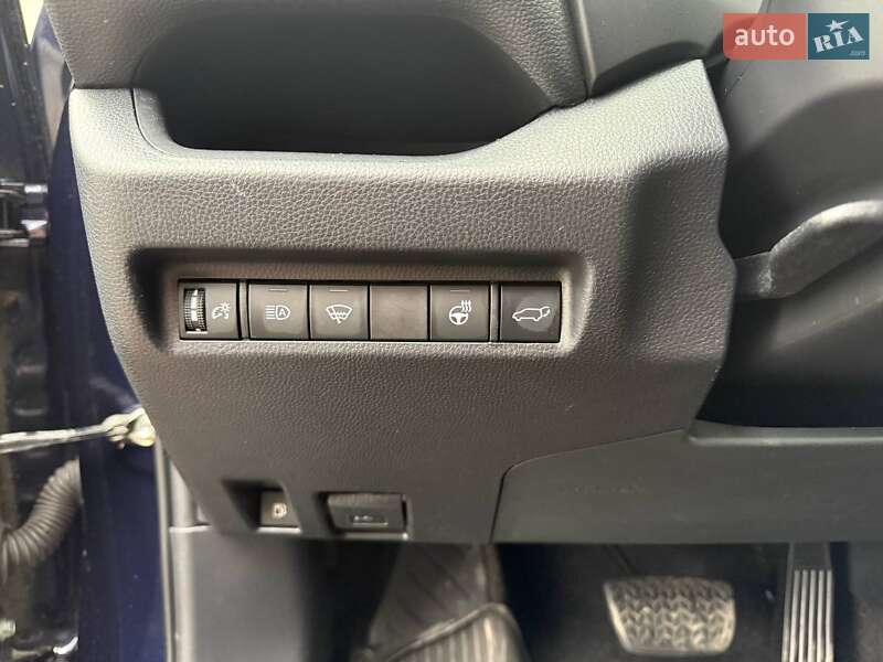 Внедорожник / Кроссовер Toyota RAV4 2020 в Киеве