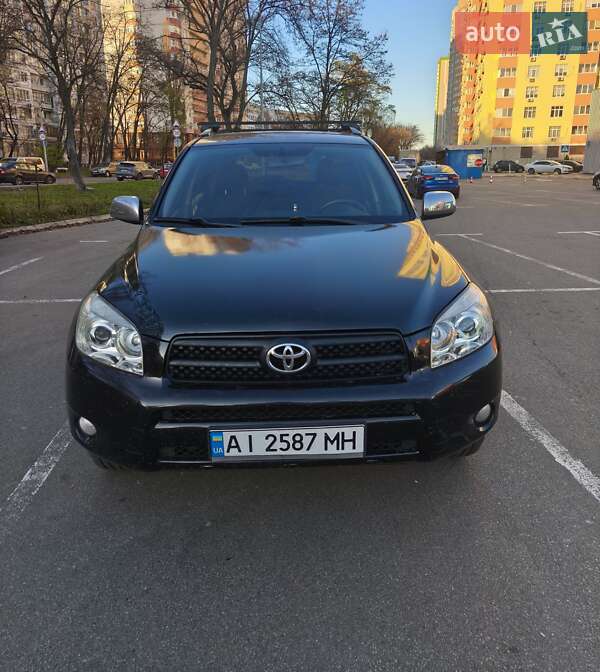 Внедорожник / Кроссовер Toyota RAV4 2006 в Киеве