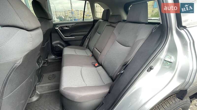 Внедорожник / Кроссовер Toyota RAV4 2024 в Киеве