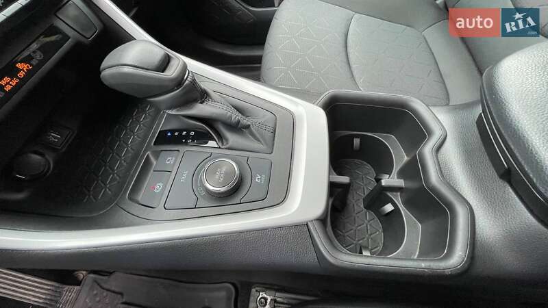 Внедорожник / Кроссовер Toyota RAV4 2024 в Киеве
