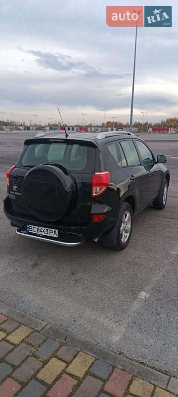 Внедорожник / Кроссовер Toyota RAV4 2005 в Львове