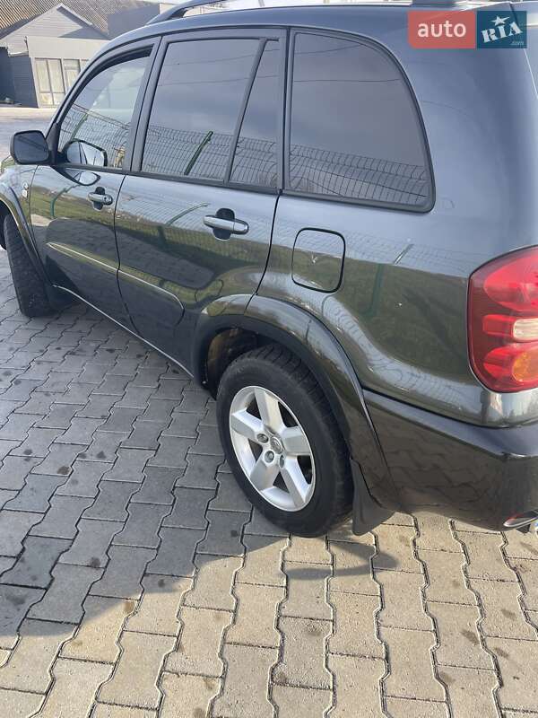 Внедорожник / Кроссовер Toyota RAV4 2005 в Звягеле