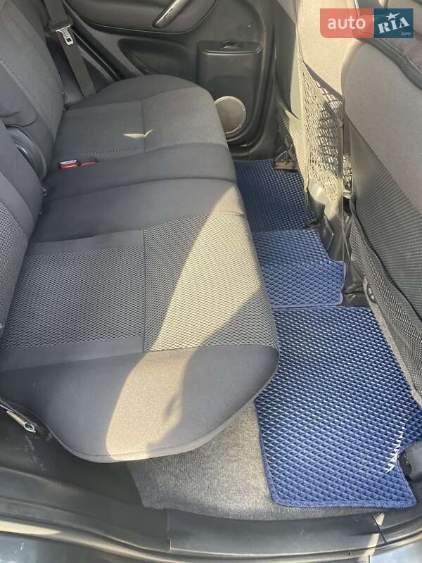 Внедорожник / Кроссовер Toyota RAV4 2005 в Звягеле