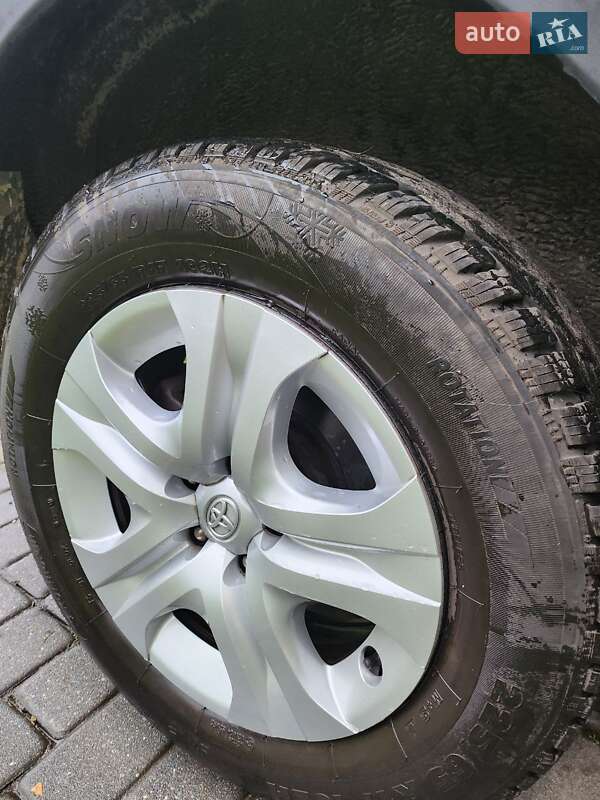 Позашляховик / Кросовер Toyota RAV4 2013 в Львові фото 10 Позашляховик / Кросовер Toyota RAV4 2013 в Львові