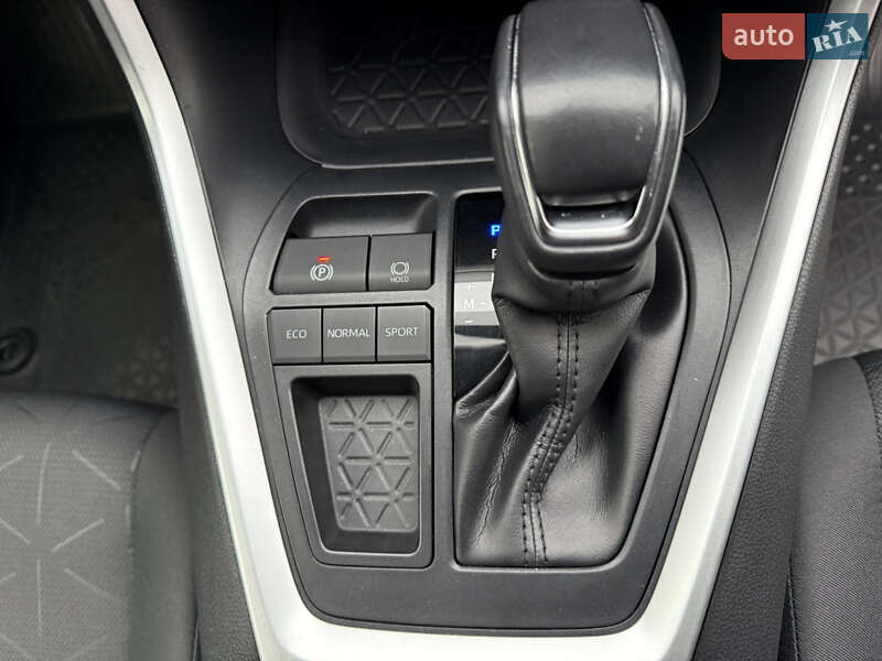 Внедорожник / Кроссовер Toyota RAV4 2019 в Харькове фото 33 Внедорожник / Кроссовер Toyota RAV4 2019 в Харькове