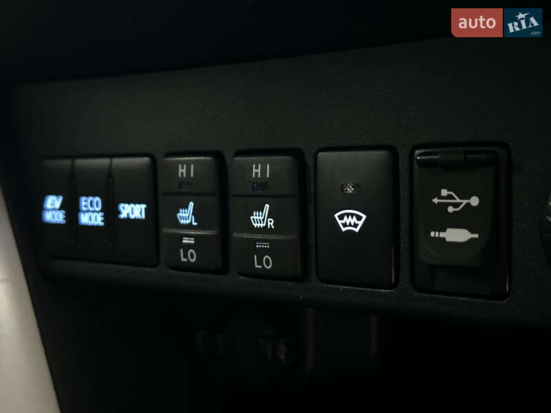 Внедорожник / Кроссовер Toyota RAV4 2018 в Киеве фото 43 Внедорожник / Кроссовер Toyota RAV4 2018 в Киеве
