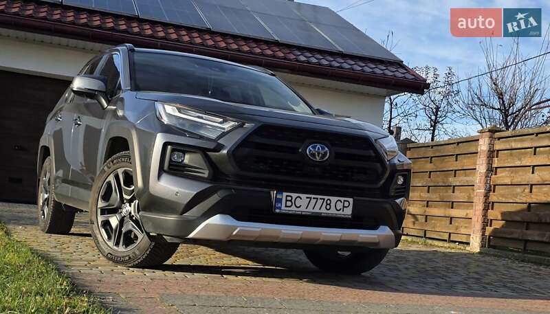 Внедорожник / Кроссовер Toyota RAV4 2023 в Львове