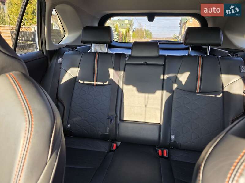 Внедорожник / Кроссовер Toyota RAV4 2023 в Львове