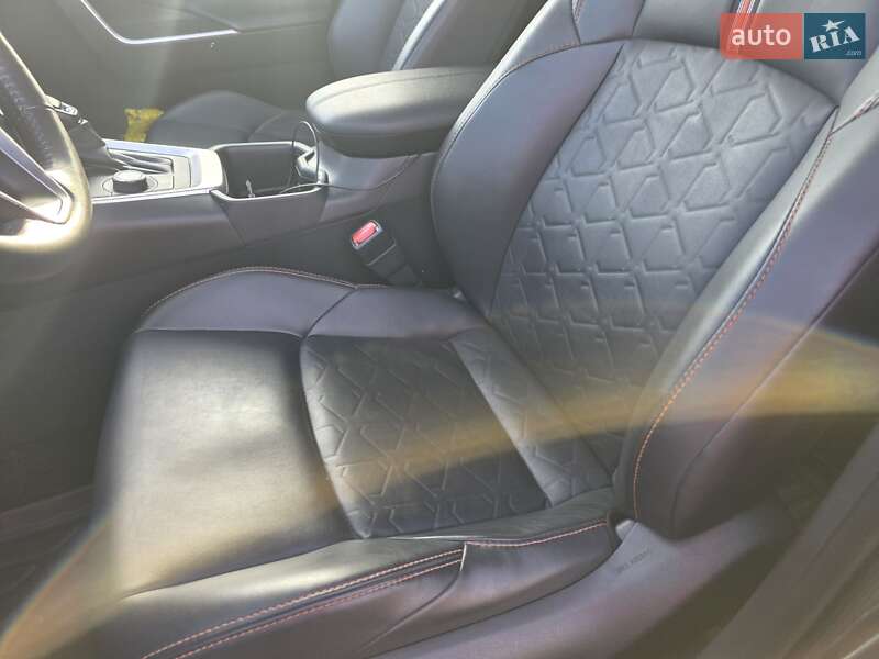 Внедорожник / Кроссовер Toyota RAV4 2023 в Львове