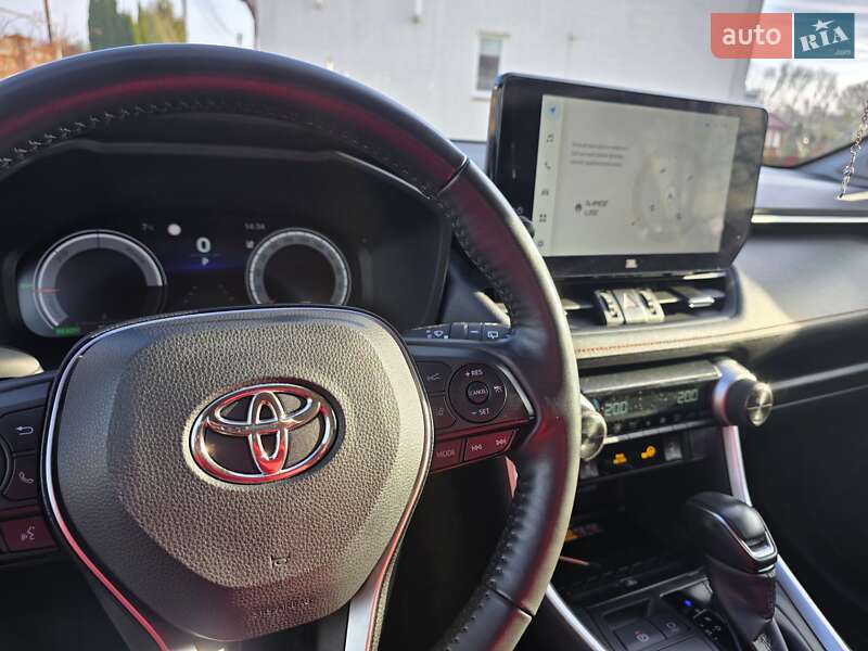 Внедорожник / Кроссовер Toyota RAV4 2023 в Львове