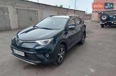 Внедорожник / Кроссовер Toyota RAV4 2017 в Киеве