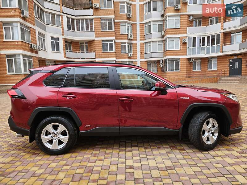 Внедорожник / Кроссовер Toyota RAV4 2021 в Одессе