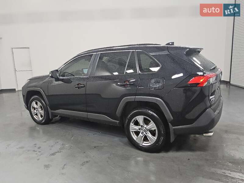 Внедорожник / Кроссовер Toyota RAV4 2024 в Киеве