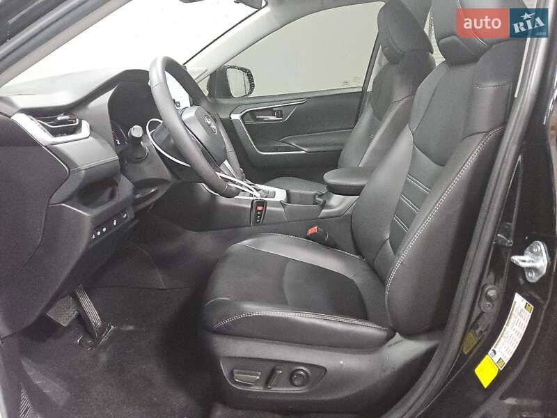Внедорожник / Кроссовер Toyota RAV4 2024 в Киеве
