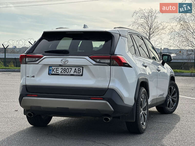 Внедорожник / Кроссовер Toyota RAV4 2023 в Днепре
