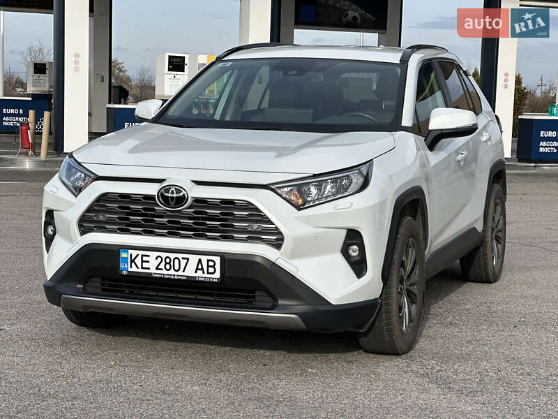 Внедорожник / Кроссовер Toyota RAV4 2023 в Днепре