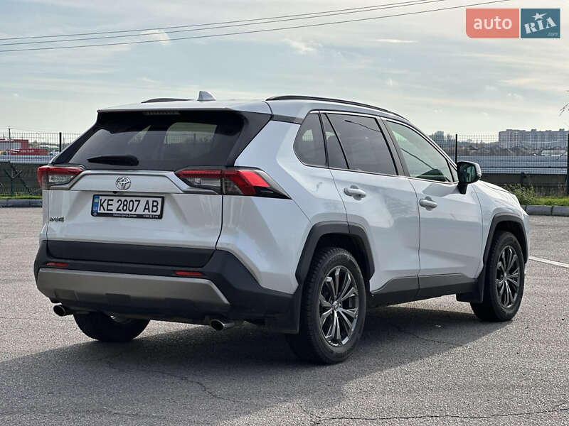 Внедорожник / Кроссовер Toyota RAV4 2023 в Днепре