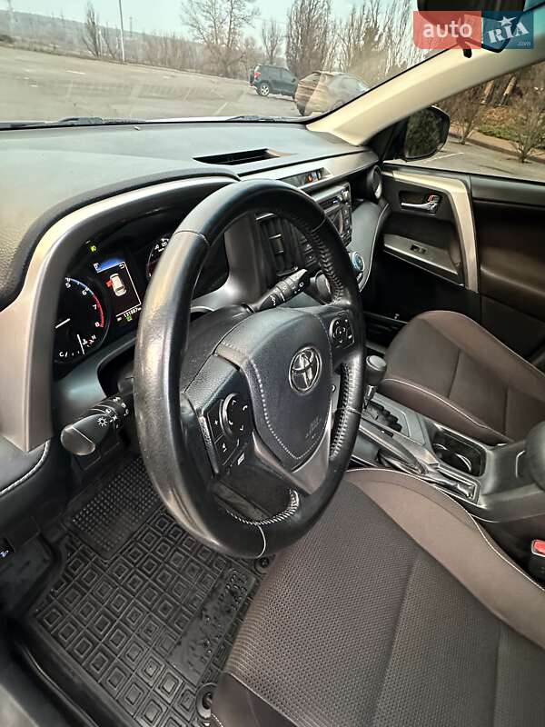 Внедорожник / Кроссовер Toyota RAV4 2018 в Харькове