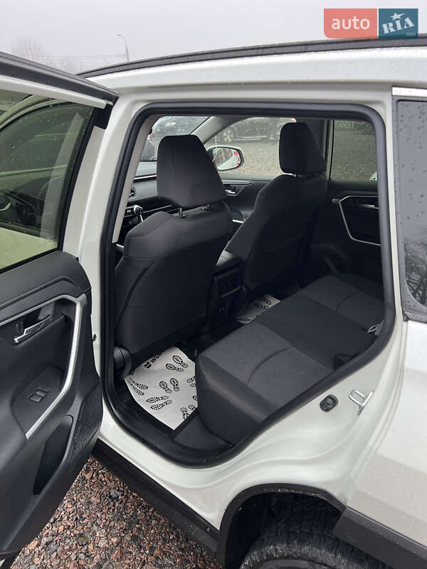 Внедорожник / Кроссовер Toyota RAV4 2019 в Черкассах