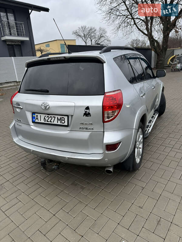 Внедорожник / Кроссовер Toyota RAV4 2006 в Киеве