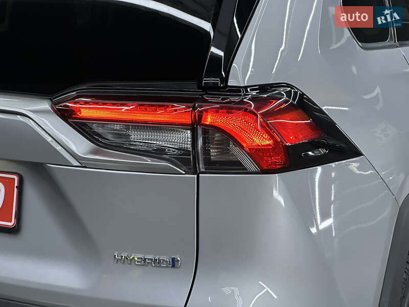 Внедорожник / Кроссовер Toyota RAV4 2022 в Ужгороде