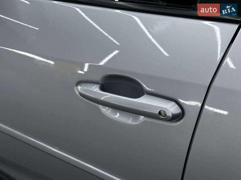 Внедорожник / Кроссовер Toyota RAV4 2022 в Ужгороде