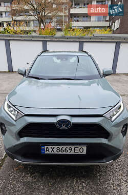 Внедорожник / Кроссовер Toyota RAV4 2020 в Ужгороде