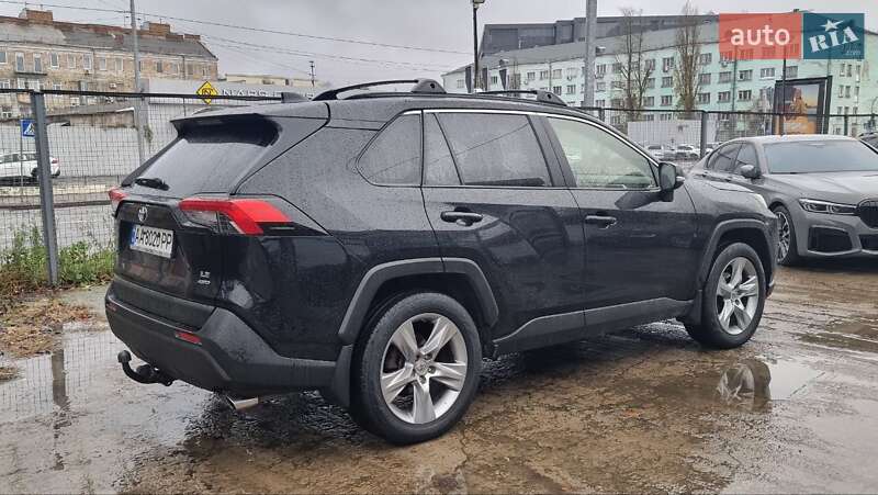 Внедорожник / Кроссовер Toyota RAV4 2018 в Киеве