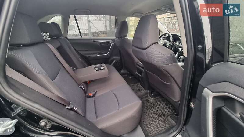 Внедорожник / Кроссовер Toyota RAV4 2018 в Киеве