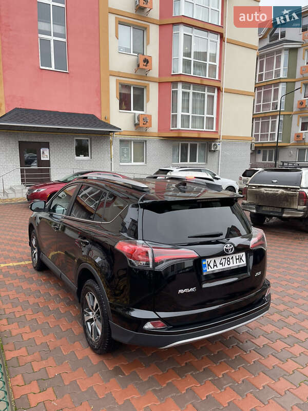 Внедорожник / Кроссовер Toyota RAV4 2018 в Киеве фото 4 Внедорожник / Кроссовер Toyota RAV4 2018 в Киеве