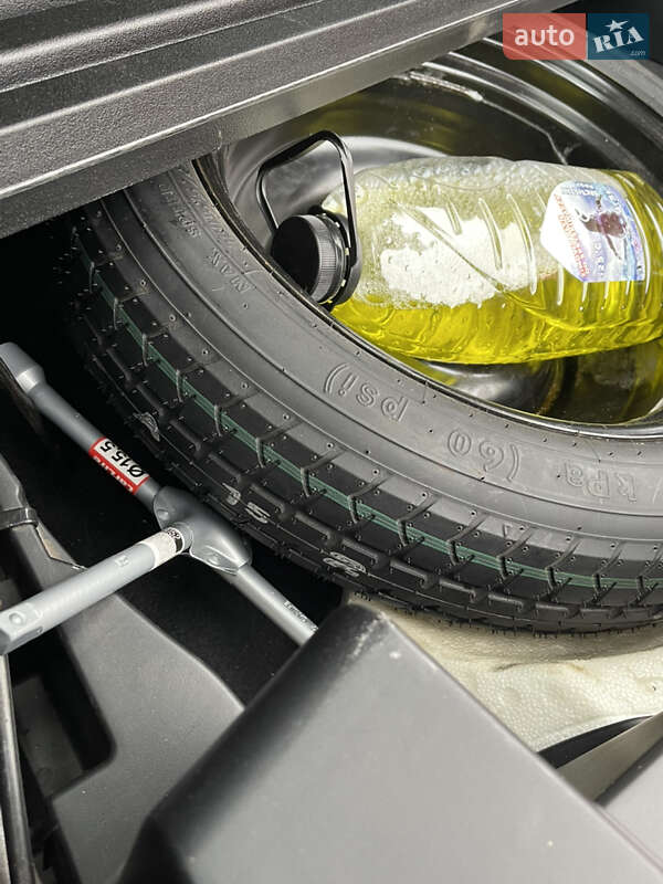 Внедорожник / Кроссовер Toyota RAV4 2018 в Киеве фото 25 Внедорожник / Кроссовер Toyota RAV4 2018 в Киеве