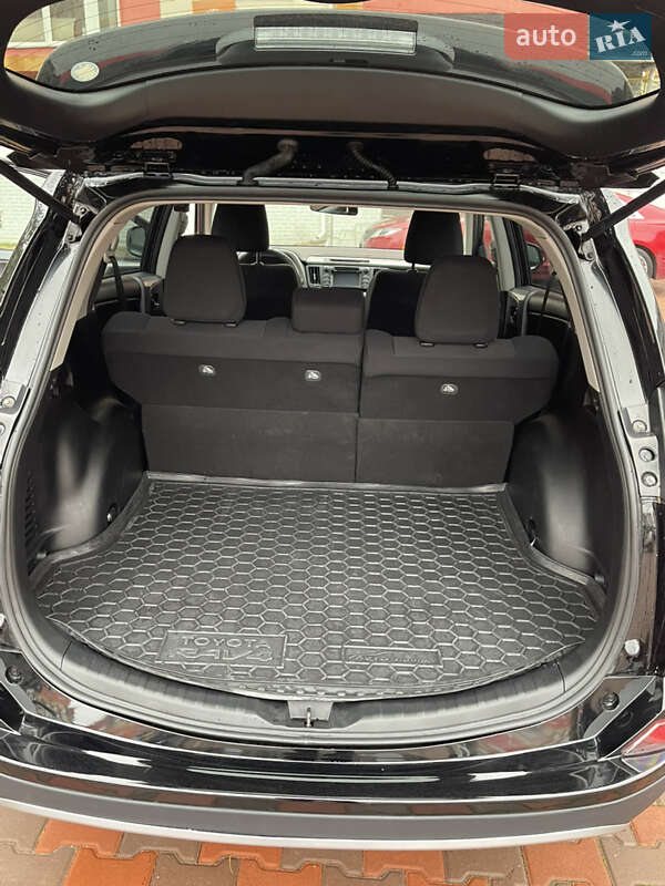 Внедорожник / Кроссовер Toyota RAV4 2018 в Киеве фото 34 Внедорожник / Кроссовер Toyota RAV4 2018 в Киеве