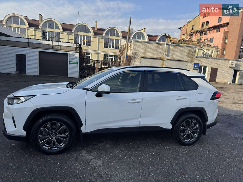 Позашляховик / Кросовер Toyota RAV4 2023 в Харкові