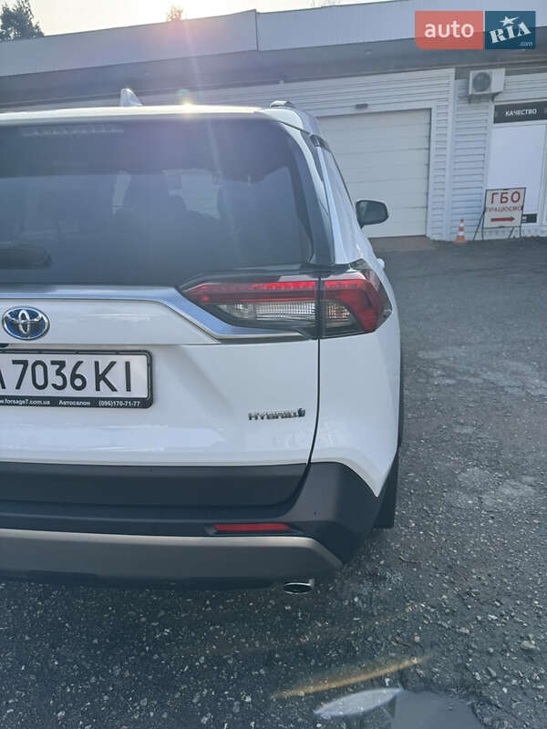 Позашляховик / Кросовер Toyota RAV4 2023 в Харкові