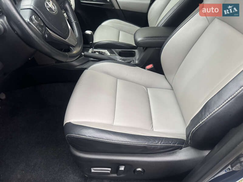 Внедорожник / Кроссовер Toyota RAV4 2017 в Киеве