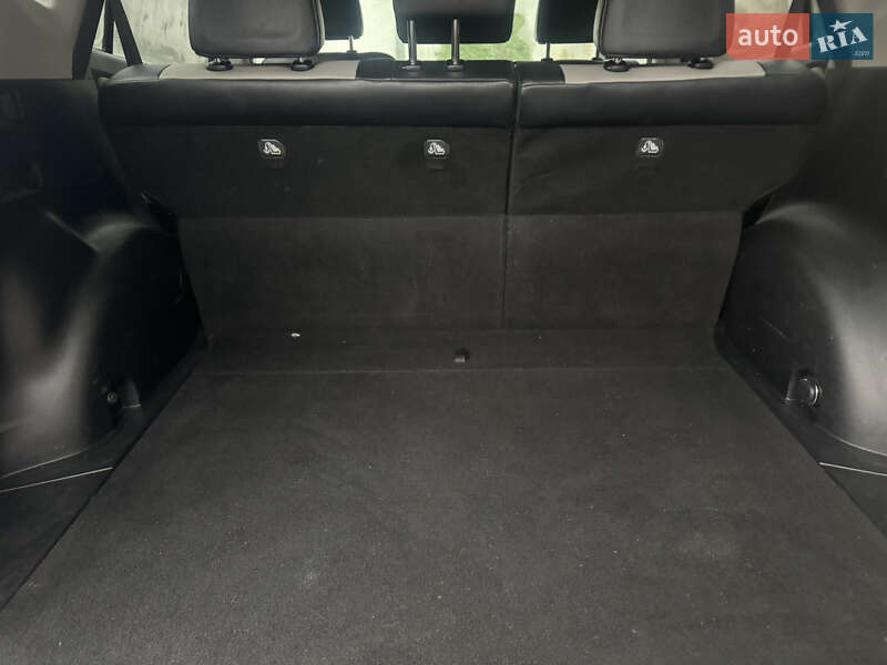 Внедорожник / Кроссовер Toyota RAV4 2017 в Киеве