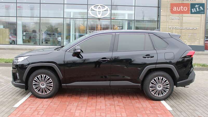 Внедорожник / Кроссовер Toyota RAV4 2019 в Черкассах