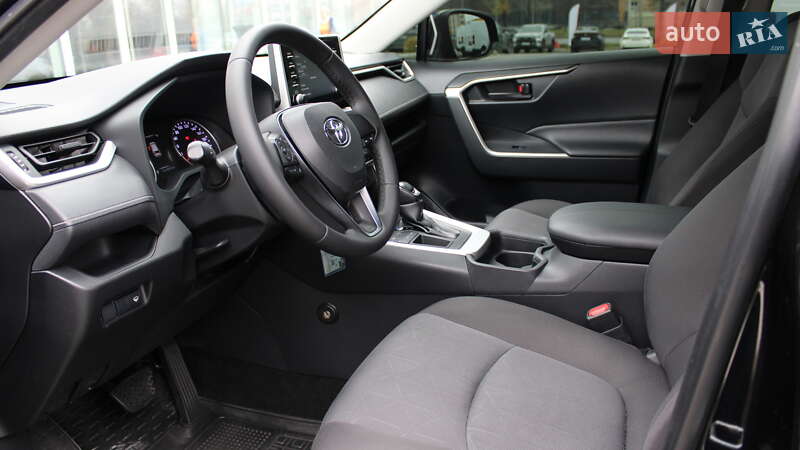 Внедорожник / Кроссовер Toyota RAV4 2019 в Черкассах