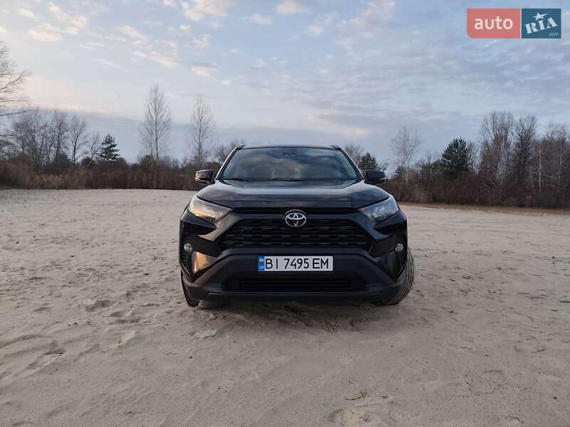 Внедорожник / Кроссовер Toyota RAV4 2019 в Кременчуге