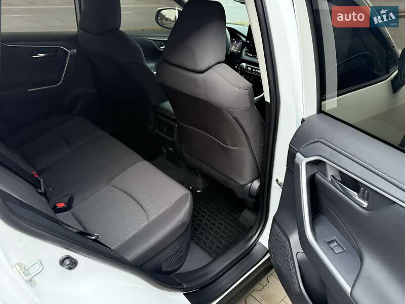 Внедорожник / Кроссовер Toyota RAV4 2023 в Белой Церкви фото 40 Внедорожник / Кроссовер Toyota RAV4 2023 в Белой Церкви
