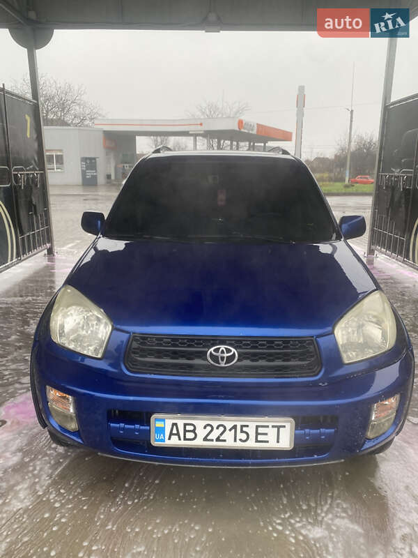Позашляховик / Кросовер Toyota RAV4 2000 в Ладижині