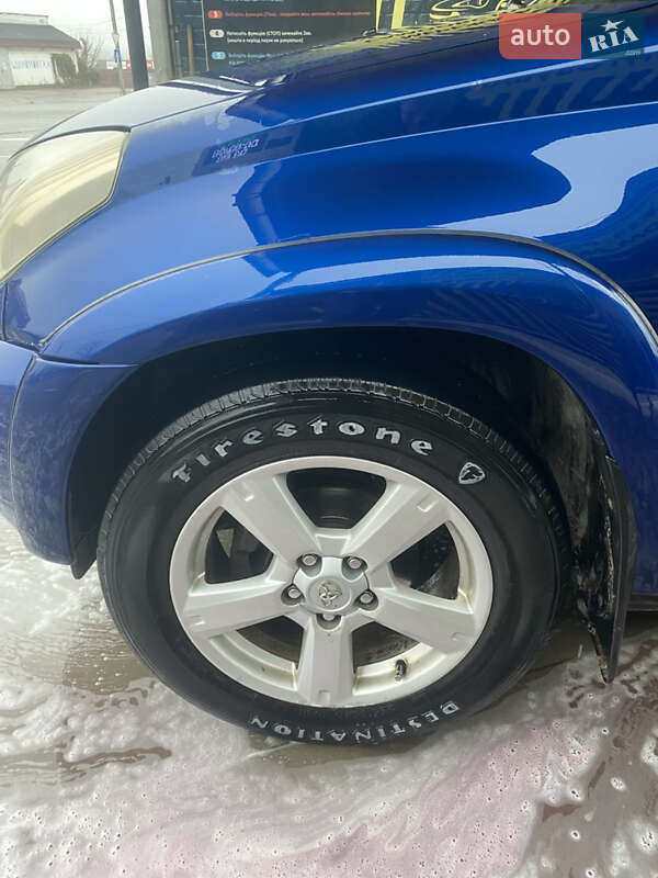 Позашляховик / Кросовер Toyota RAV4 2000 в Ладижині