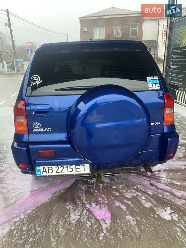 Позашляховик / Кросовер Toyota RAV4 2000 в Ладижині