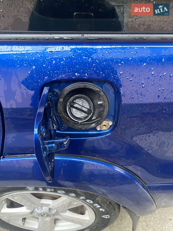 Позашляховик / Кросовер Toyota RAV4 2000 в Ладижині