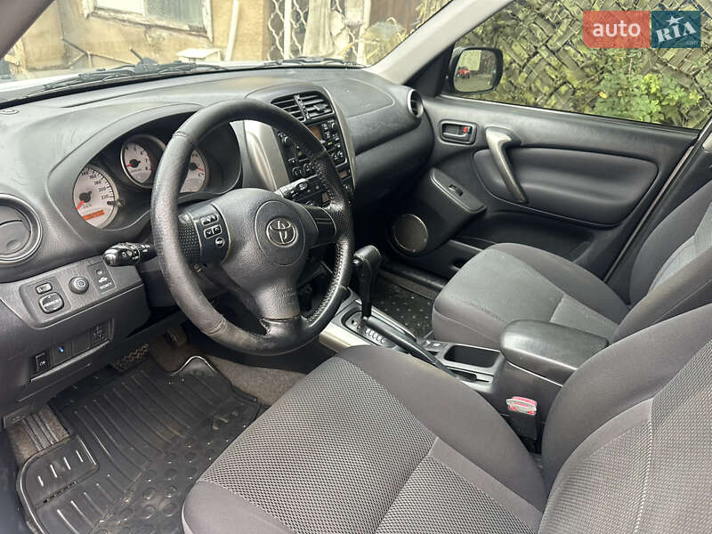 Позашляховик / Кросовер Toyota RAV4 2005 в Одесі