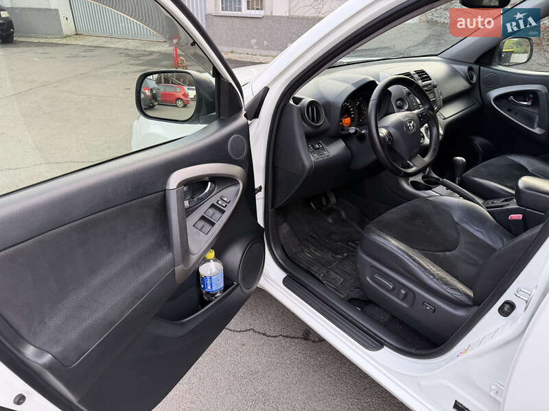 Внедорожник / Кроссовер Toyota RAV4 2011 в Одессе