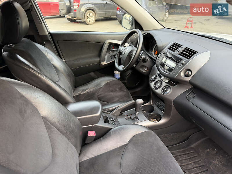 Внедорожник / Кроссовер Toyota RAV4 2011 в Одессе
