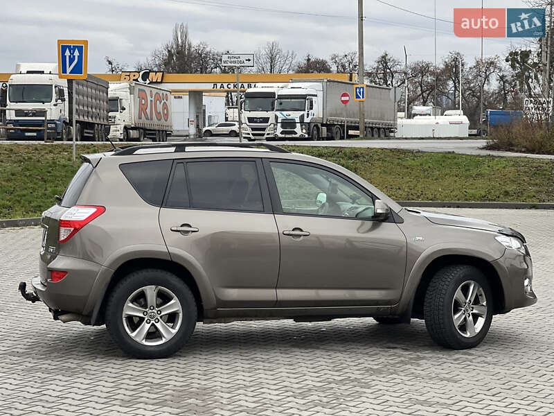 Позашляховик / Кросовер Toyota RAV4 2010 в Вінниці